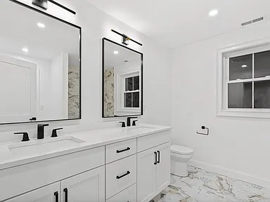 01baf79ee5edd7405b48ac464ef70cbc-cc_ft_384