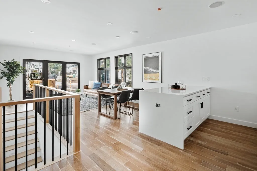 b2b6c2e031207b398017e2fce94190fdl-m3121667512rd-w1280_h960