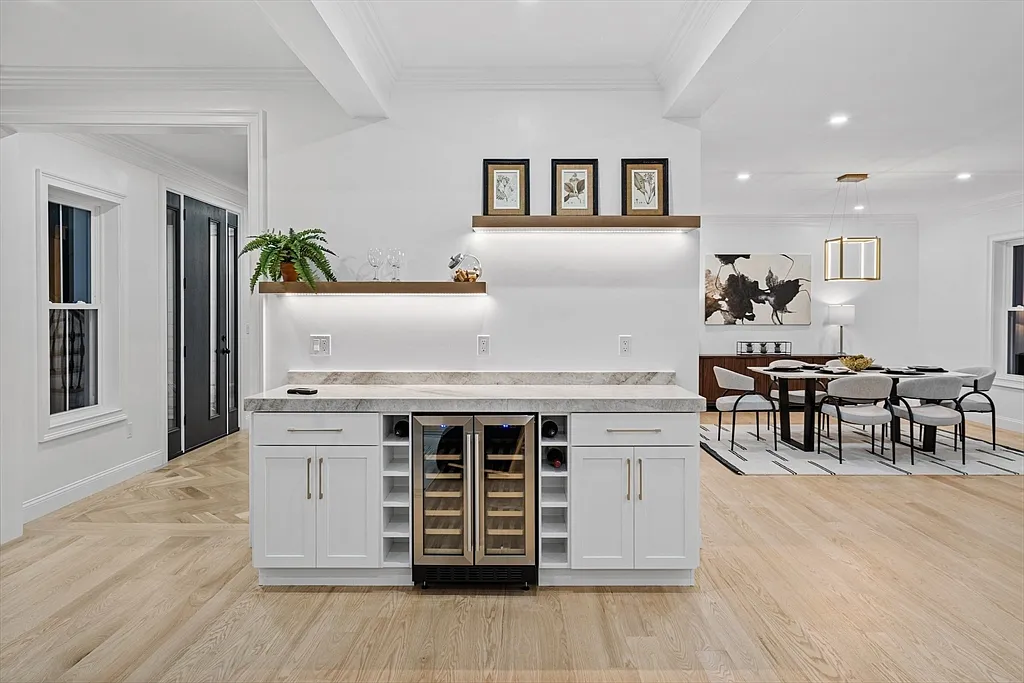 ff9743b40b25a3c7b9f15bb2b0d6708d-o_a